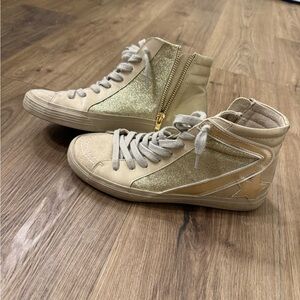 ShuShop Gold High-Top Sneakers with Vintage Style
